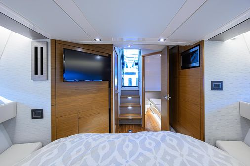 Tiara Yachts 43 LE image