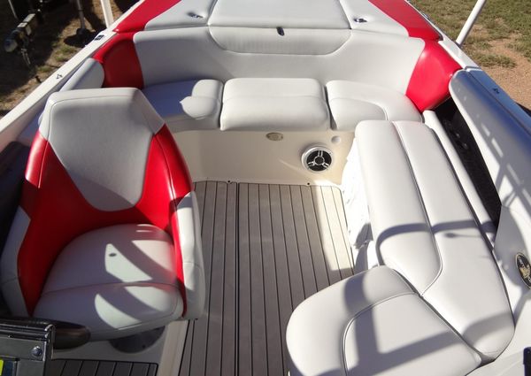 Ski Centurion Tsunami image