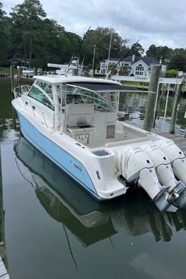 Boston Whaler 345 Conquest - main image