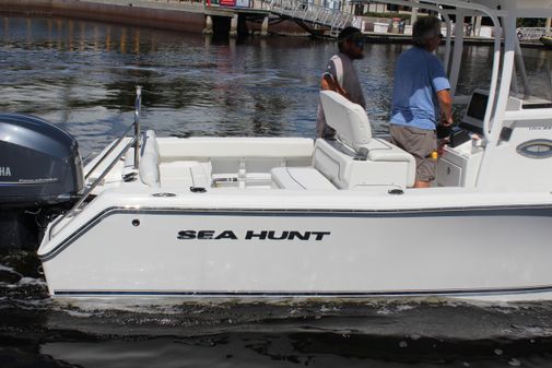 Sea Hunt Ultra 234 image