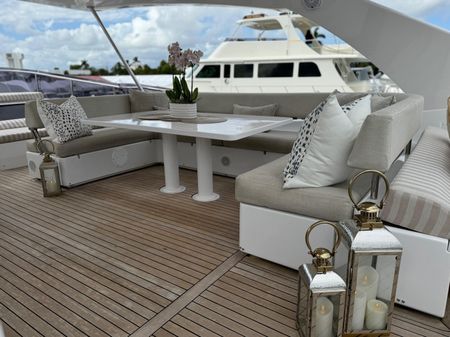 Ferretti Yachts Altura 840 image