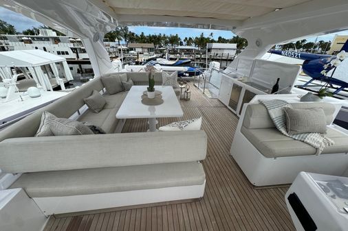 Ferretti Yachts Altura 840 image