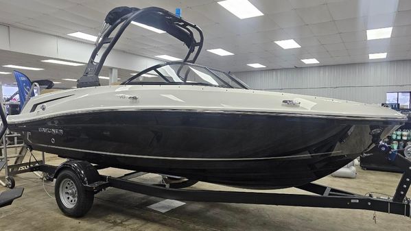 Bayliner VR5-BOWRIDER-I-O image