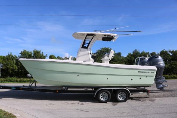 World Cat 235 - main image