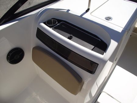 Bayliner VR6-OB image