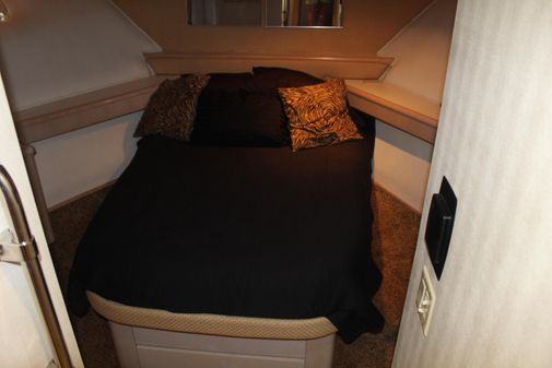 Hatteras 67 Cockpit Motor Yacht image