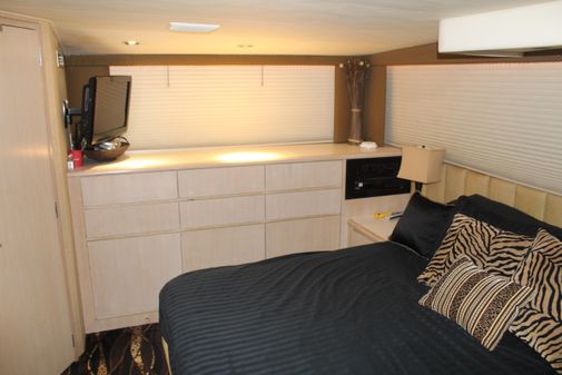 Hatteras 67 Cockpit Motor Yacht image