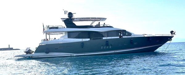 Sunseeker 90 Yacht image