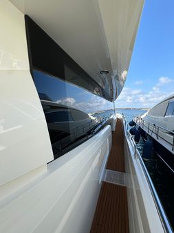 Sunseeker 90 Yacht image