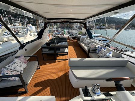 Sunseeker 90 Yacht image