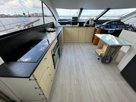 Sunseeker 90 Yacht image