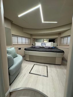 Sunseeker 90 Yacht image