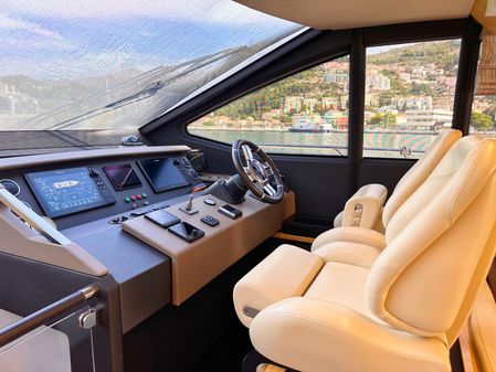 Azimut 66 FLY image