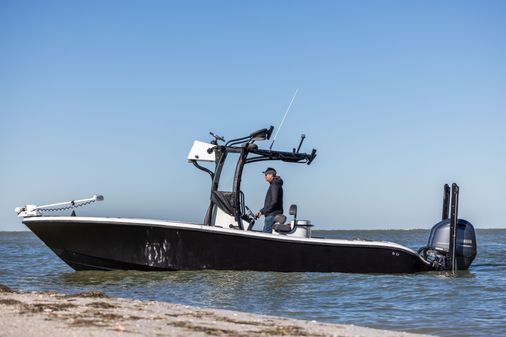 Yellowfin 26 Hybrid image