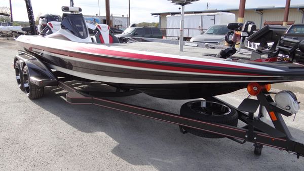 Skeeter FXR 21