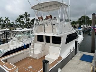 Cabo 35 Flybridge Sportfisher