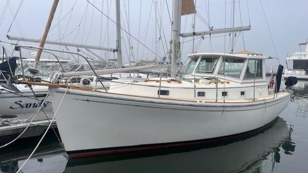 Cape Dory Motorsailer MS300 With Sloop Rig 