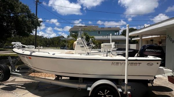 Key West 1720 Center Console 