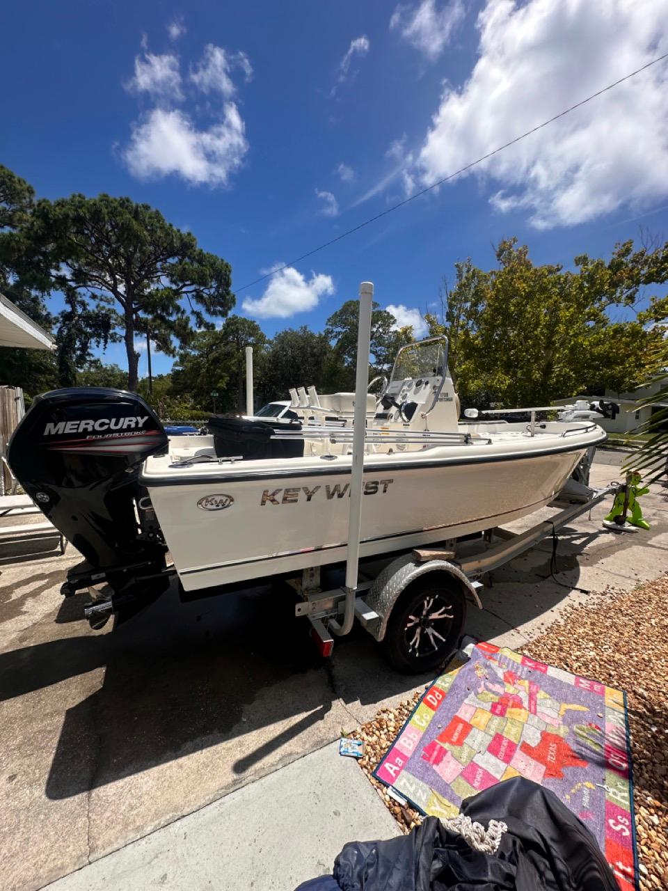 2017 Key West 1720 center console