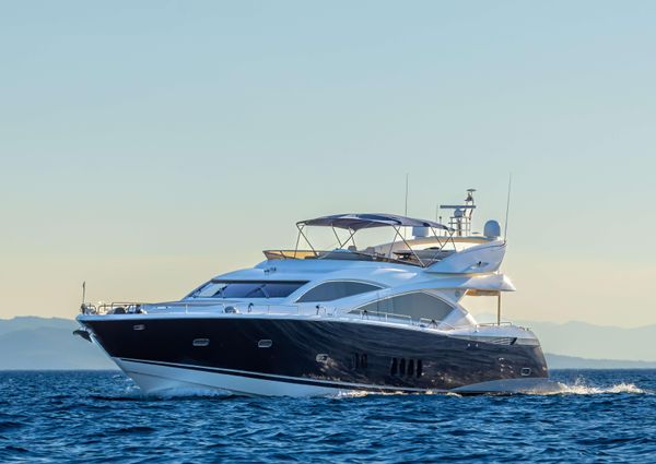 Sunseeker 82 Yacht image