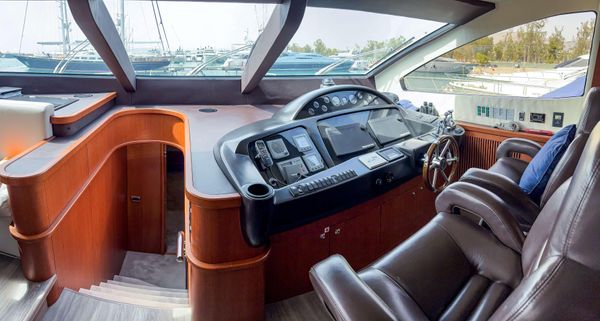 Sunseeker 82 Yacht image