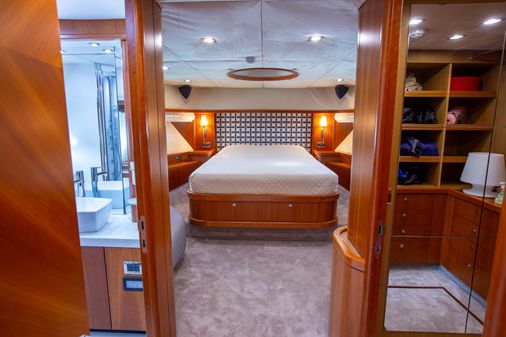 Sunseeker 82 Yacht image