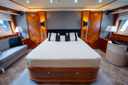 Sunseeker 82 Yacht image