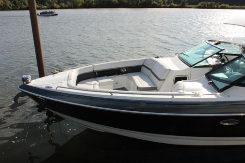 Formula 350 Crossover Bowrider image