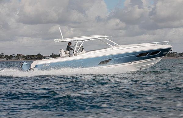 2023 Intrepid 409 Valor