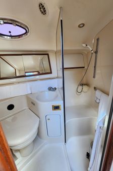 Sea Ray 420 Aft Cabin image