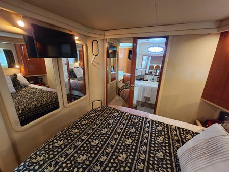 Sea Ray 420 Aft Cabin image