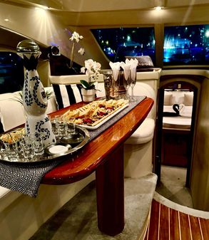 Cruisers Yachts Sport Sedan 447 image