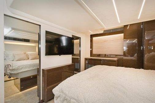 Prestige 590 flybridge image