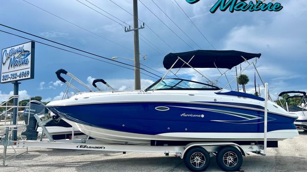Hurricane SunDeck 2400 OB