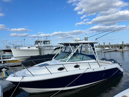 Robalo R305 Walkaround image