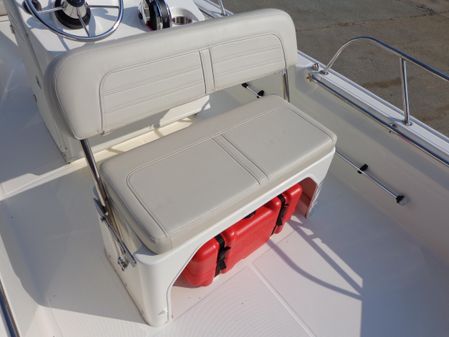 Boston-whaler 150-MONTAUK image