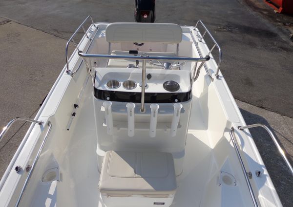 Boston-whaler 150-MONTAUK image