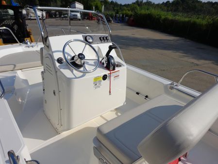 Boston-whaler 150-MONTAUK image