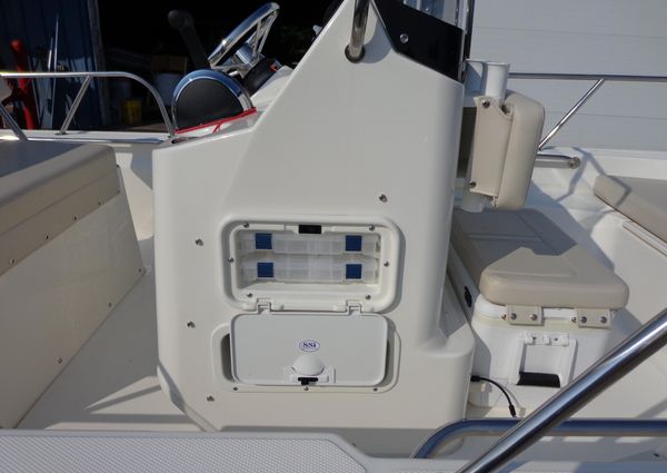 Boston-whaler 150-MONTAUK image