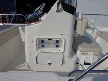 Boston-whaler 150-MONTAUK image