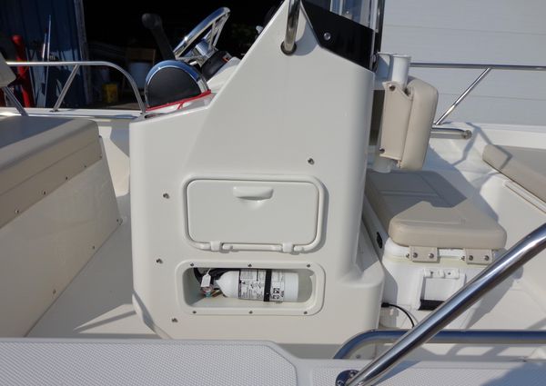 Boston-whaler 150-MONTAUK image