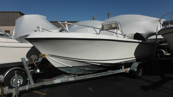 Mako 221 Center Console