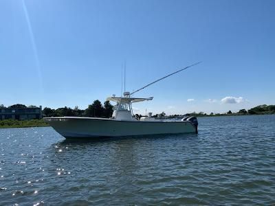 Regulator 32 Center Console image