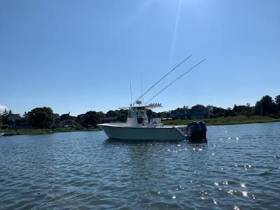 Regulator 32 Center Console image