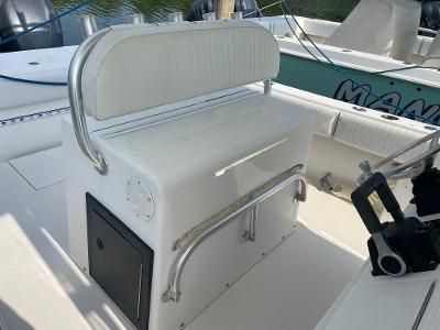 Regulator 32 Center Console image