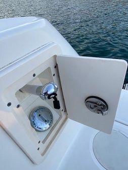 Boston-whaler 305 image