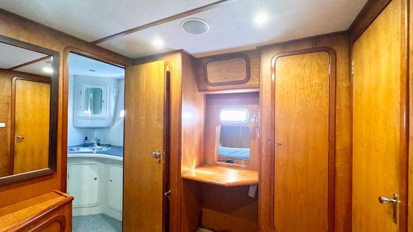 Maxim Yachts 640 image