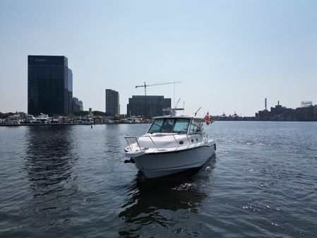 Boston Whaler 345 Conquest image