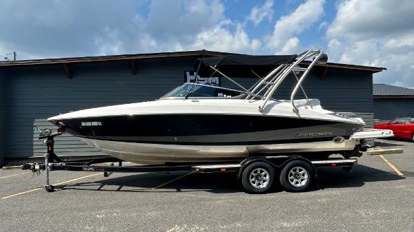 Regal 2500 Bowrider 