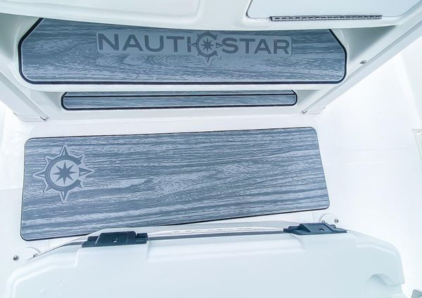 NauticStar 212 Legacy image